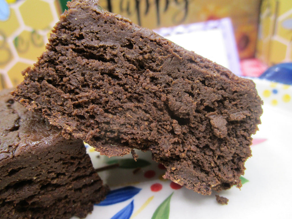 PALEO CAROB CAKE / VEGAN / GLUTEN-FREE